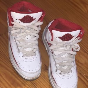 Air Jordan 2 “White Varsity Red” Shoes (Size 6)